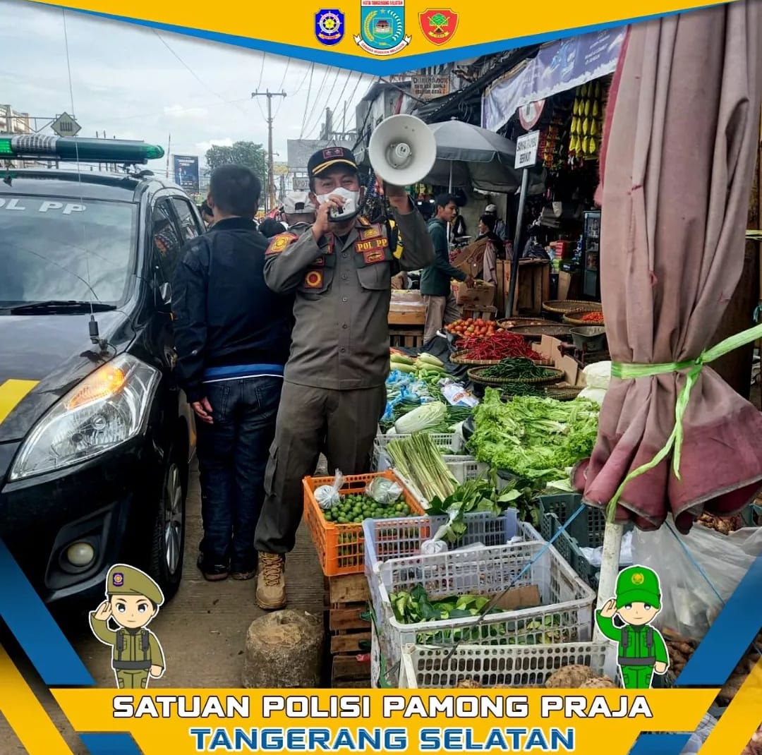 Satpol PP  Kota Tangerang Selatan Bidang Ketentraman & Ketertiban Umum melakukan Penertiban Pedagang Kaki lima.