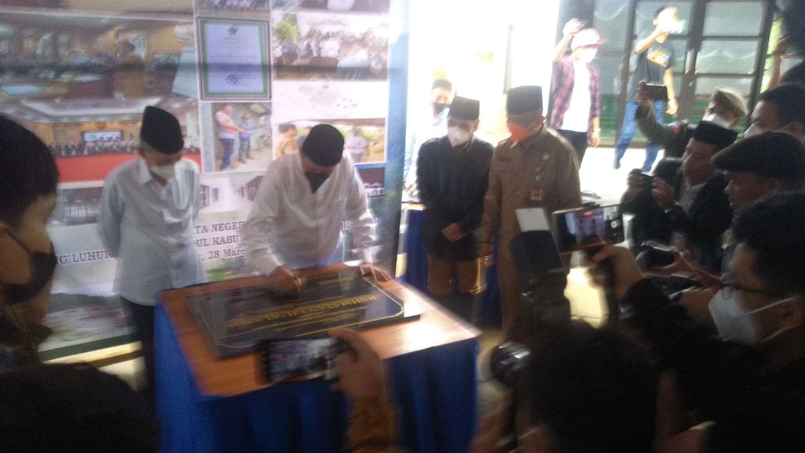 Gubernur Banten Resmikan Jembatan Ciberang Akses ke Negeri di Atas Awan