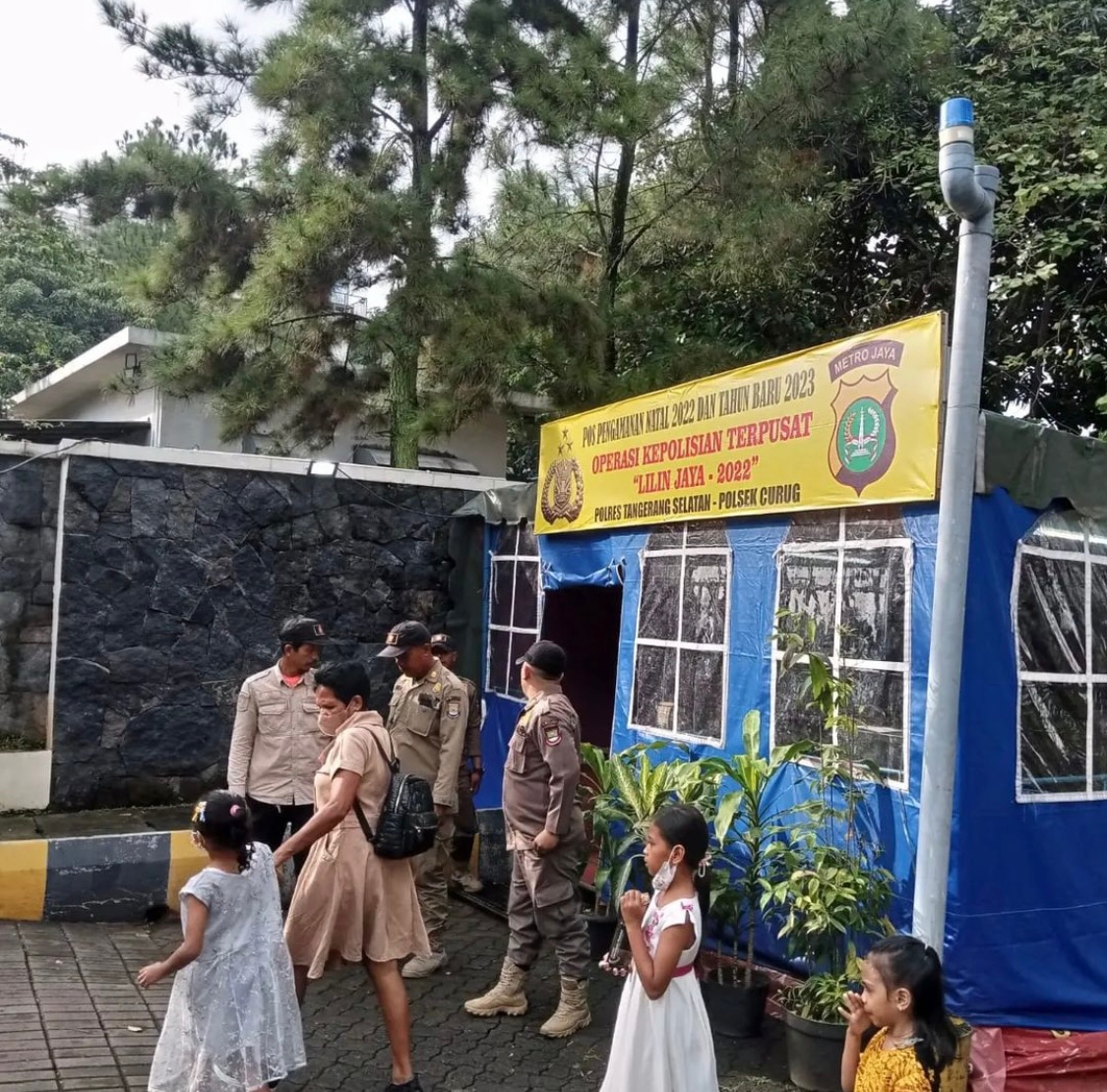 Satpol Pp Kerahkan 100 Personil Untuk Amankan Malam Natal Di 14 Gereja Di Kab Tangerang 