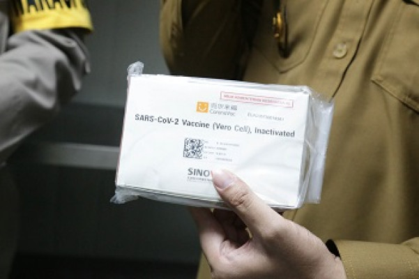 Wakil Gubernur Andika Hazrumy didampingi Wakapolda dan Danrem 064 MY siang tadi langsung meninjau penyimpanan vaksin