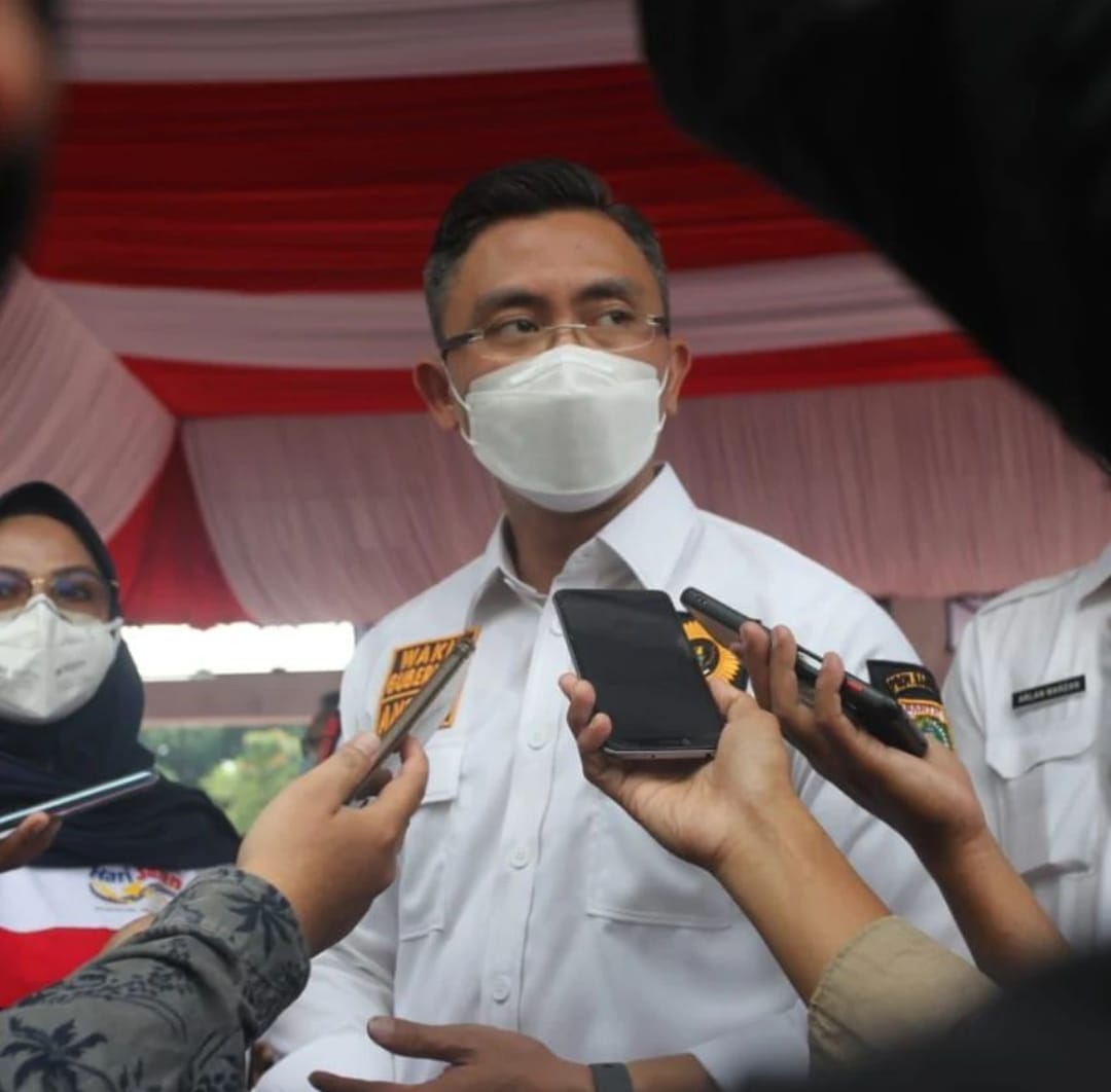 Kabupaten Pandeglang dilanda banjir setelah hujan dengan intensitas tinggi mengguyur daerah tersebut sejak malam harinya