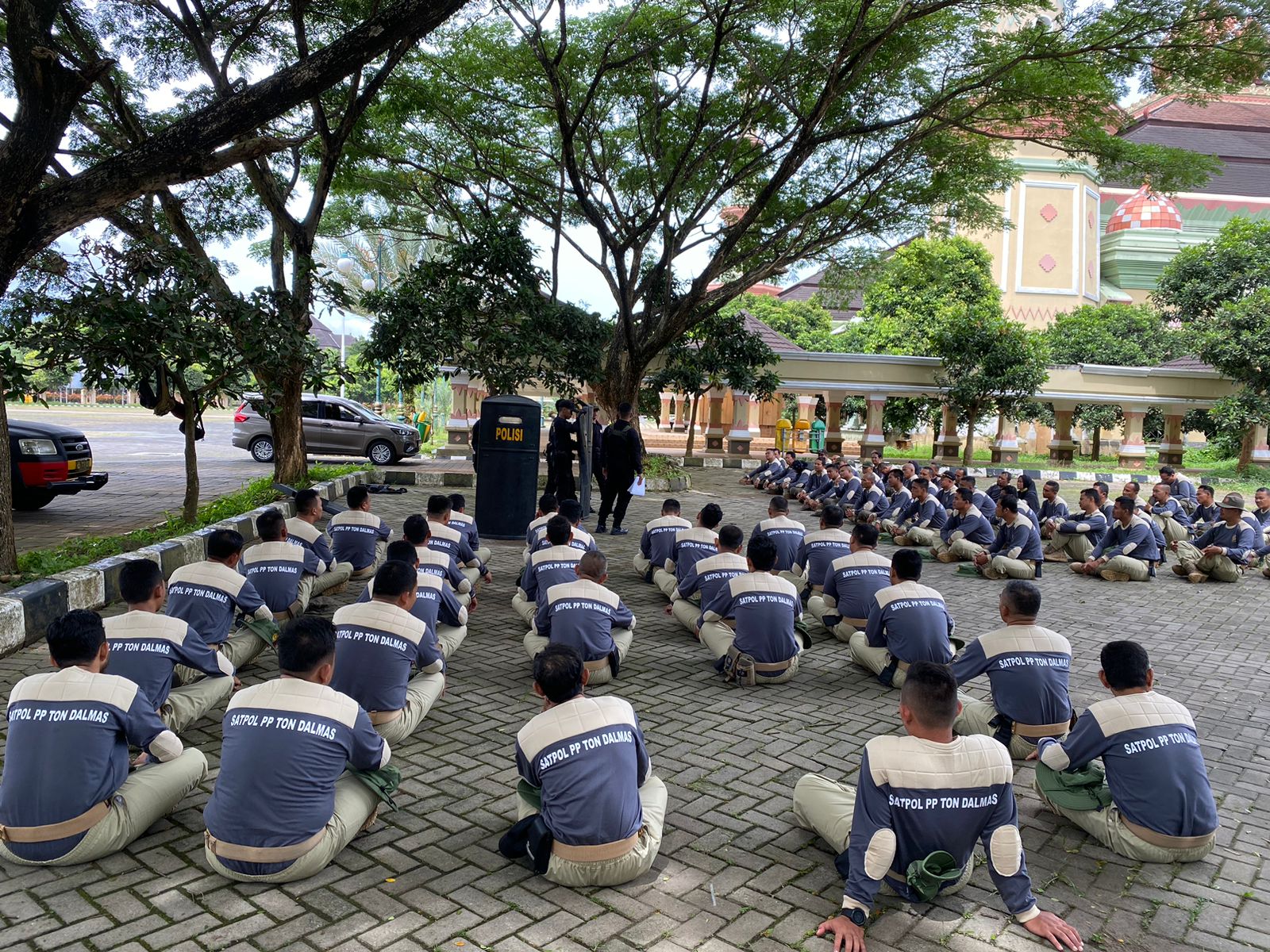 Anggota Satpol PP Provinsi Banten Mengikuti Pelatihan Pengendalian Massa (Dalmas) 