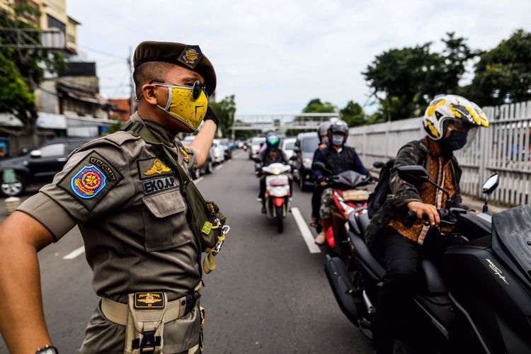 Penegakan Aturan PSBB di Tangerang Raya
