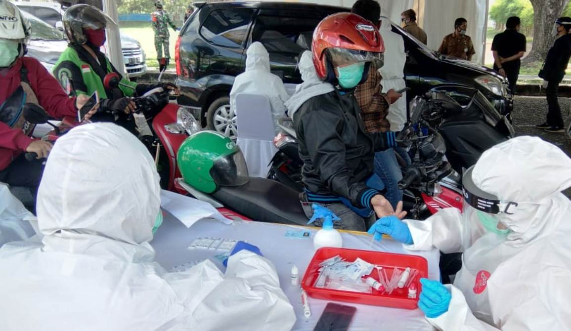 Satu Warga Cilegon Reaktif Covid-19 Saat Jalani Rapid Test Drive Thru